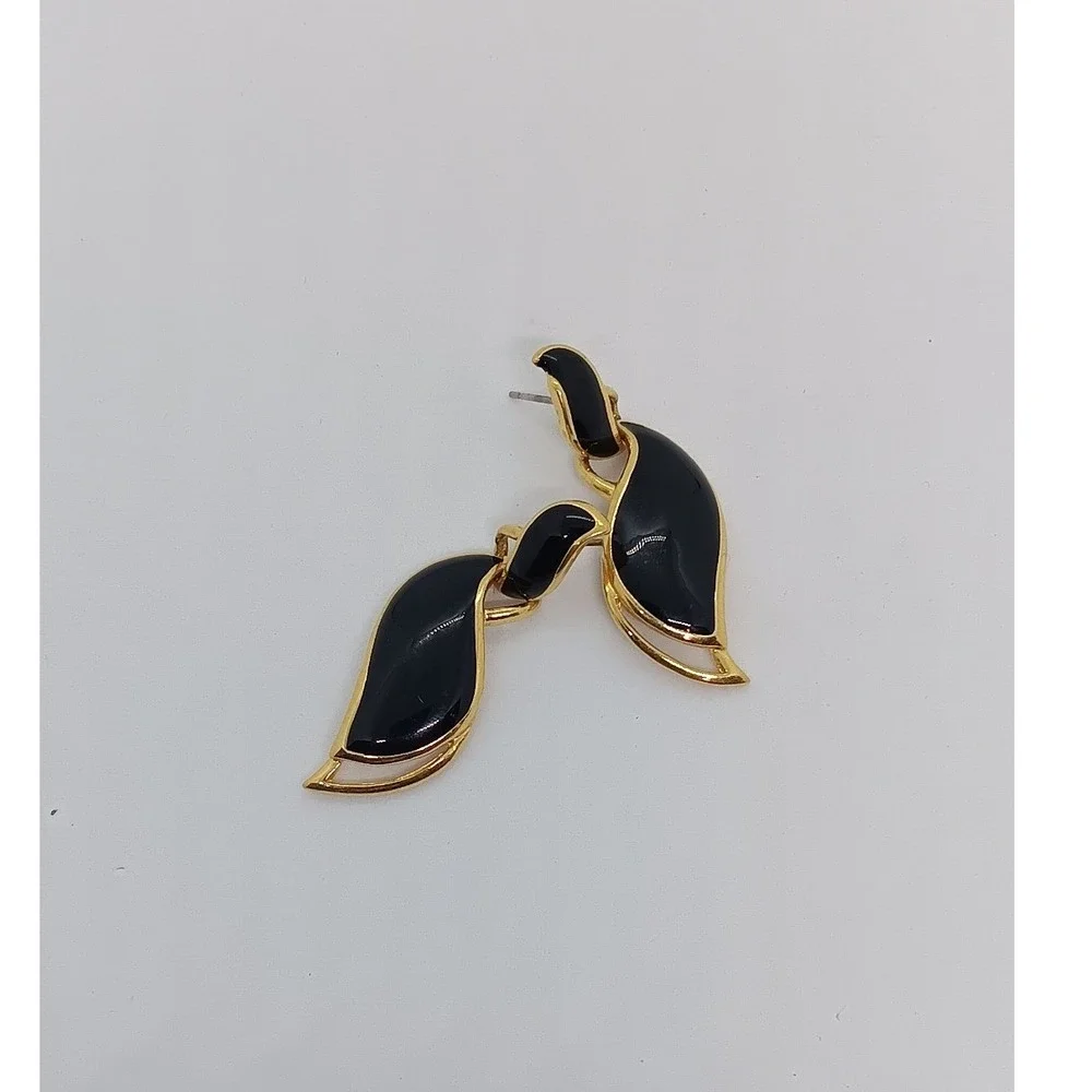 Napier Womens Black Enamel Tear Drop Gold Tone Post Earrings Vintage Style #22